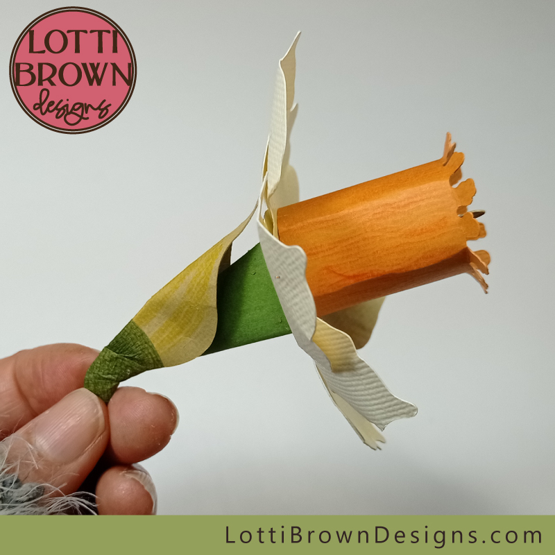 Cardstock daffodil craft tutorial