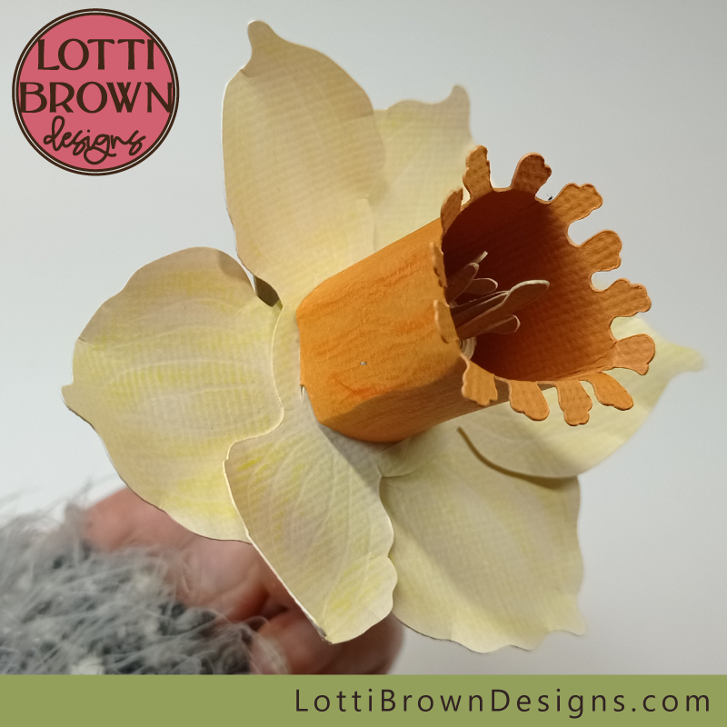 Cardstock daffodil project