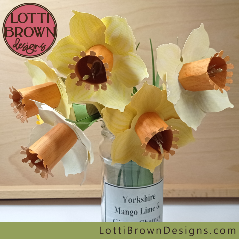 Beautiful and realistic template for paper daffodil - make it with your Cricut or similar cutting machine or cut by hand...
