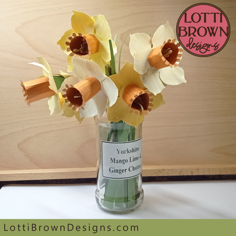 Make papercraft daffodils with me