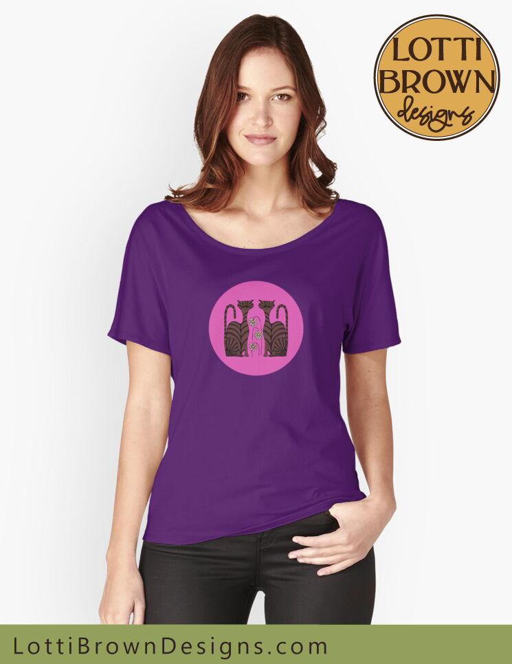 Tabby cats women's T-shirt in pink and purple